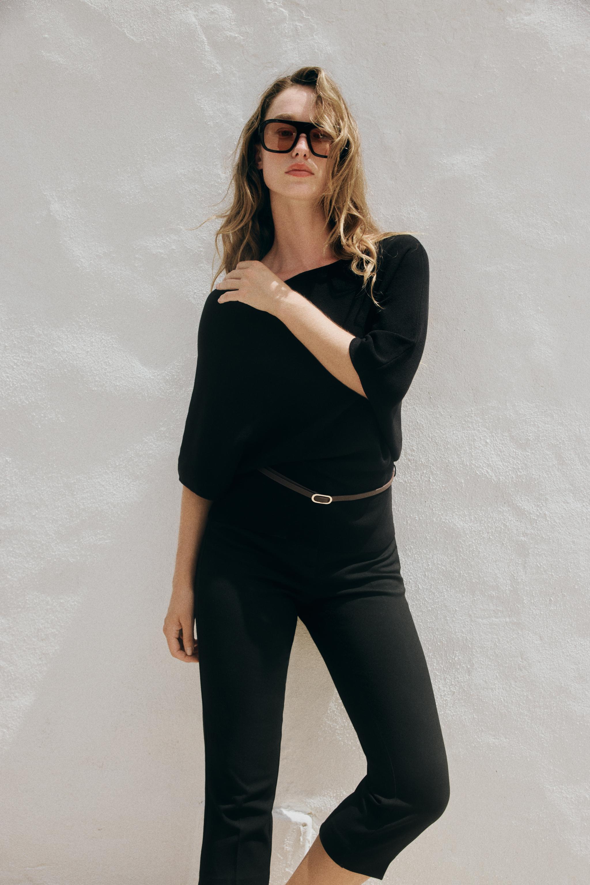 BELTED KNIT TOP